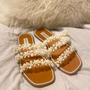 Steve Madden Bridal sandals 🥂 be beautiful pearl embellishment